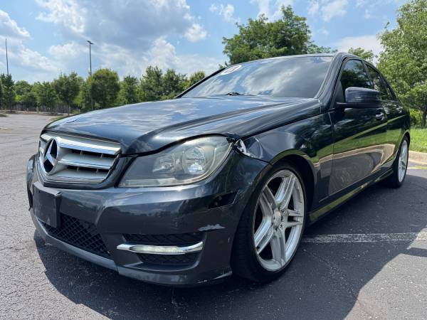2012 MERCEDES BENZ C300 4matic con 140,000 millas - $3,600 (Severn)63616184864131123