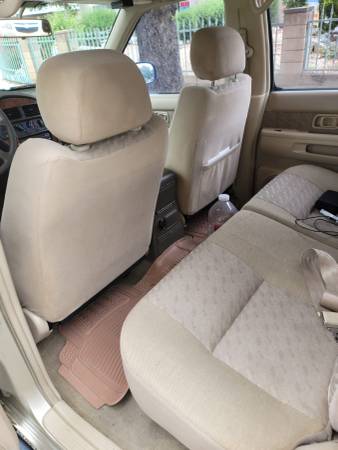 Nissan Pathfinder XE - $4,20063470039798913124