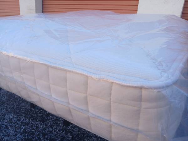 New Queen Size Naturepedic Mattress , The Chorus all organic 1