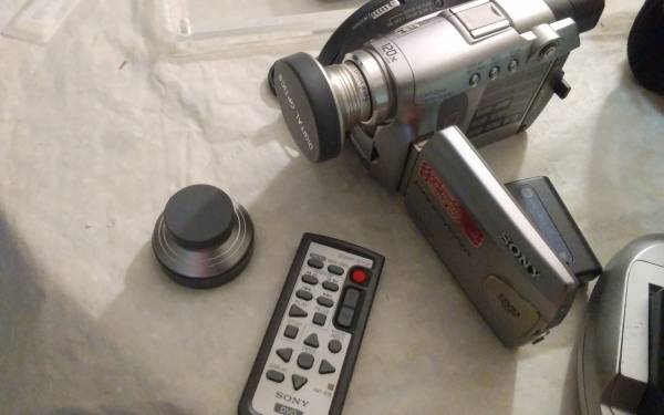 Cámara digital Sony - $24 (Menomonee Falls)63470463085441123
