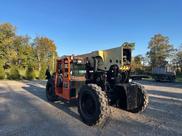 Telehandler for rent 1