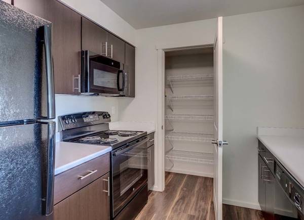 $1,549 / 2br - 833ft2 - Lavavajillas, Transporte público, Centro de negocios (20104 Mountain Hwy E, Spanaway, WA)63688586472577122