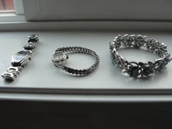 LOVELY FASHION JEWELRY PIECES 1