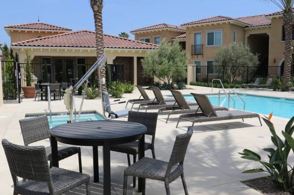 $2,498 / 1br - 663ft2 - In-Unit Washer & Dryer, Clubhouse, Tiled Backsplash (3065 Village at the Park Dr, Camarillo, CA)63800689869571121