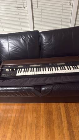 Roland VK-7 Organ 61 key Keyboard 1