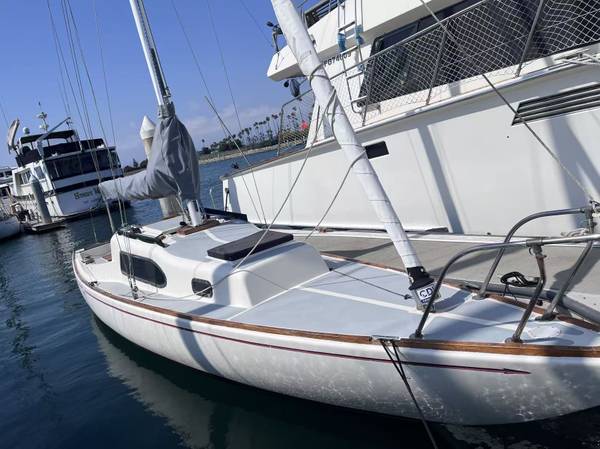 32’ Classic Columbia sailboat for sale 1