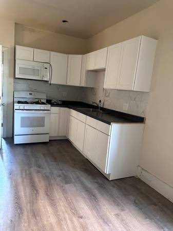 $1,650 / 3br - 3 Bed/1Bath/Liv (New Haven)64010165508866120