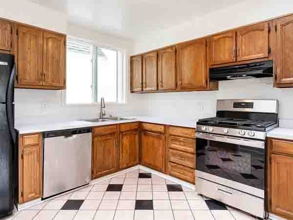 $2,280 / 3br - Beautifully remodeled 3-bed, 2-bath single-family home. (1843 32nd Ave, San Francisco, CA)63799516596867121