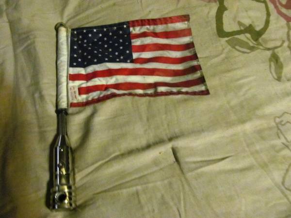 Dos banderas para motocicleta con soportes - $20 (Grass Valley, CA)63470454259841121