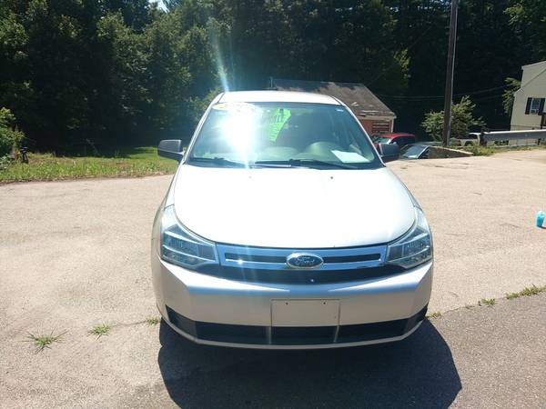 2010 Ford Focus SE 1