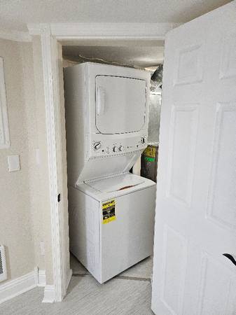$1695.00 / 1br - 700ft2 - Lake Oswego first edition with views of Tyron Creek63777293713155124