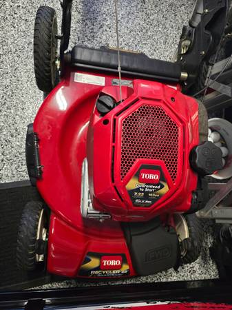 Toro 22" Recycler Lawnmower 1
