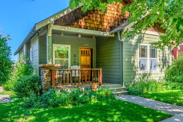 $529,000 / 3br - 1430ft2 - Adorable Single Level Craftsman (Bend)63839289259011121
