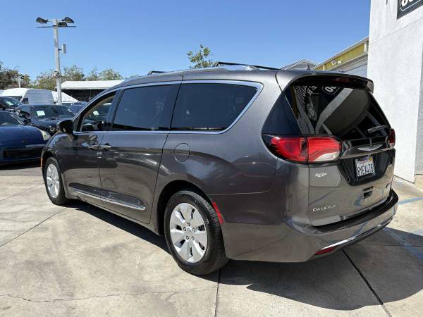 🚗2018 Chrysler Pacifica Hybrid Limited for sale - San Diego - Clean - $18,999 (CALL 619-658-0356 FOR AVAILABILITY)63618392556417122