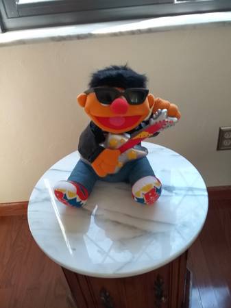 ROCK & ROLL ERNIE 1