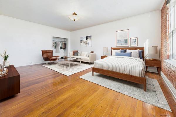 Stunning STUDIO in Hollywood**SPECIALS**Air Conditioning**Refrigerator 1