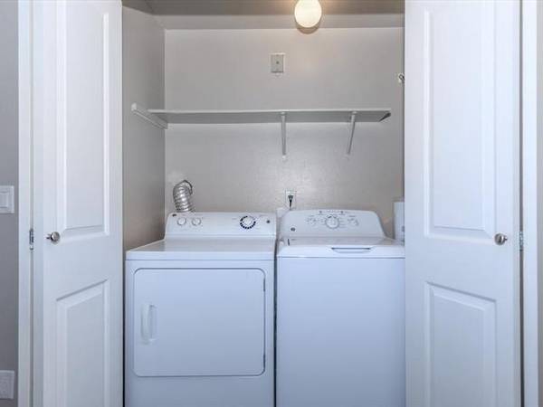 $2,407 / 3br - 1250ft2 - Vertical Blinds, Balcony or Patio, Cable Available63944966271234121