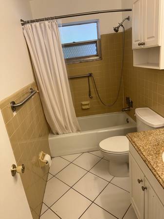 $1,700 / 2br - 0700ft2 - 2 bed 1 bath appartment (Desert Hot Springs)63668320762241122