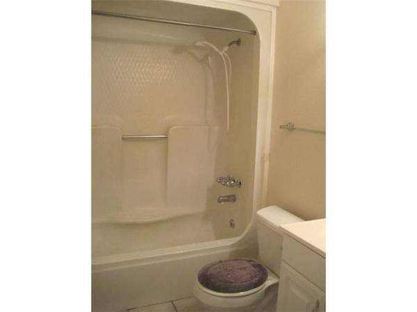 $1250.00 / 1br - 1 BR 1 Bath Conviently Located Metairie Condo63791969992193124