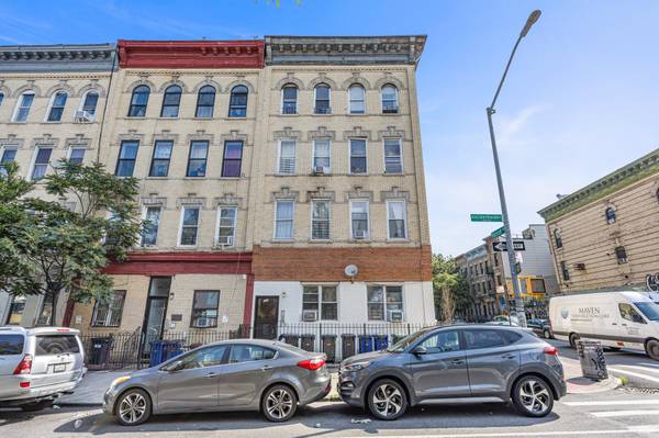 $2,000,000 / 8br - 6500ft2 - Rare Corner Brick 8 Family with Garage in Prime Bushwick! OH 10/12 (Bushwick)64033634553474120