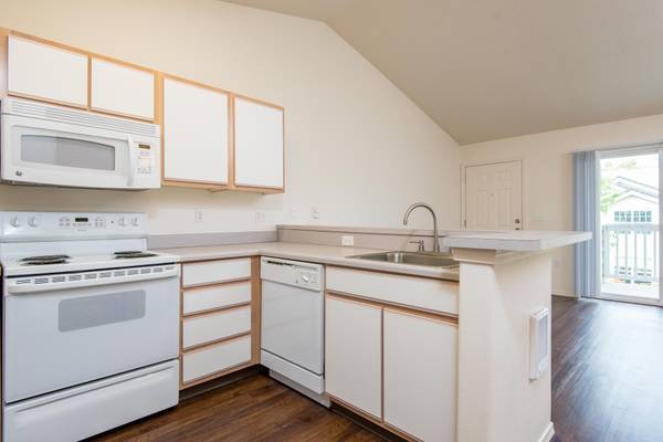 $1,487 / 1br - 645ft2 - $1000 off 1st month's rent on select units. Call for details! (Wilsonville - I5, 205, Tigard, Oregon City, T)63672547830017122