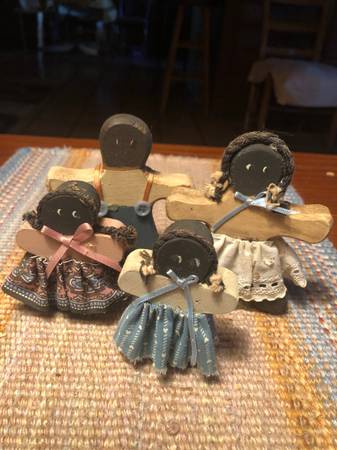 Black Americana Wood Family 1