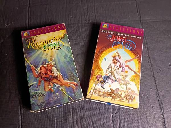VHS ROMANCING THE STONE & THE JEWEL OF THE NILE 1
