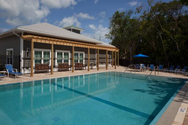 $2,350 / 2br - 1102ft2 - OPEN YOUR FRONT DOOR TO PARADISE! (Key Largo)63923415382018120