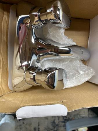 Delta Bathroom Sink Faucets 1