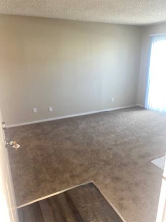 $1,375 / 1br - 658ft2 - AMAZING 1 BEDROOM 1 BATH WITH NEW CARPET AND WASHER/DRYER (GATED COMMUNITY)64008334093697121