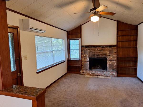 $1,540 / 2br - 840ft2 - Lovely 2-1 Cottage 8 Minutes downtown (South Austin)64024342783361124