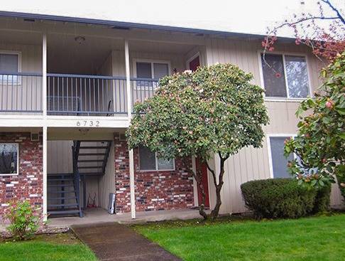 $858 / 2br - 800ft2 - in Portland OR, Courtyard, 2B/1B (6724 SE 72nd Ave, Portland, OR)63914854609410122