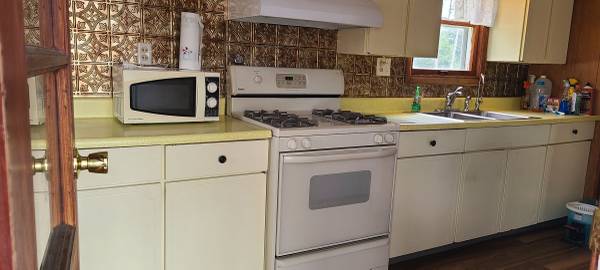 $600 / 2br - Casa compartida con habitaciones arriba (S. Akron Springfield Twp)63621919144065123