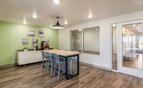 $1,736 / 1br - Affordable Living: Clean, Safe, With a Kitchen (2751 Ogden Ave, Downers Grove, IL)63898734163970122