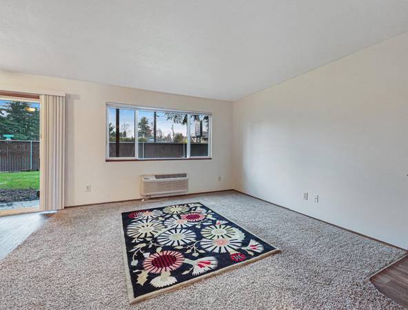 $1,425 / 2br - Spacious 2B Apartment with Extra Storage, Private Patio + In Gresham (SE Portland)63914741161859121