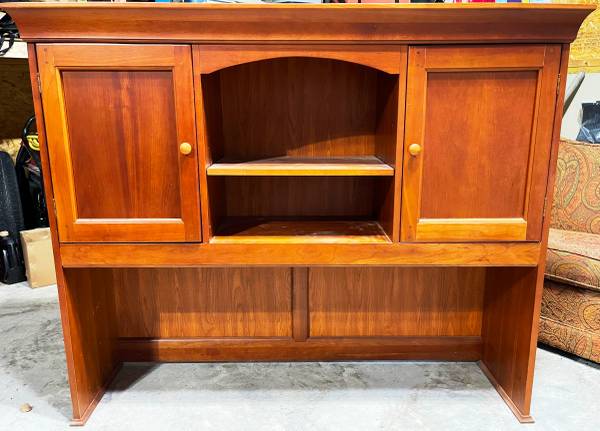 Hooker solid maple credenza/computer desktop 1