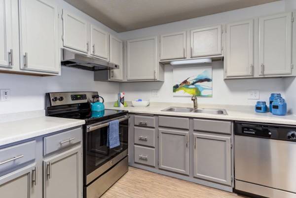 $1,370 / 1br - 786ft2 - Large Closets, Laundry Facility, Controlled Access (12501 Portland Ave, Burnsville, MN)63868814785025120