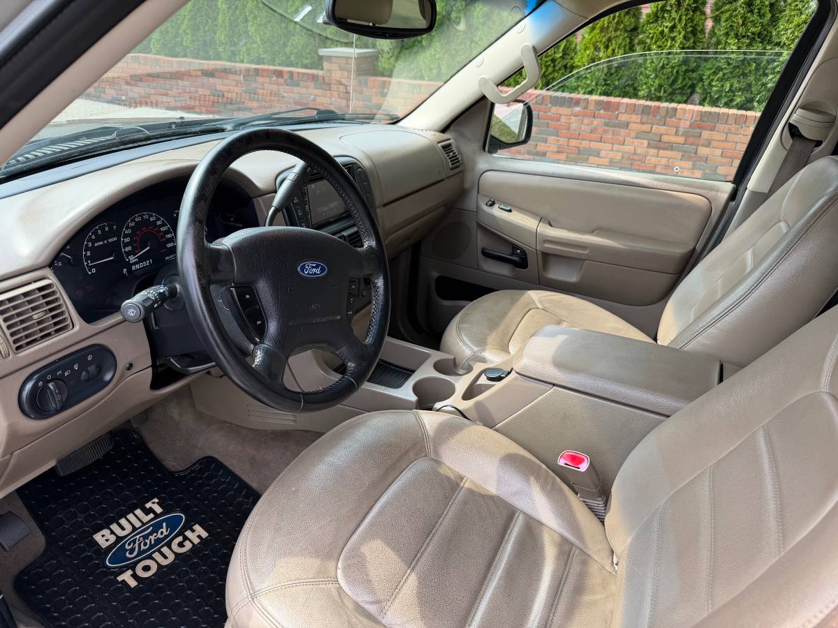 2002 Ford Explorer 4X4 XLT ONLY 120K Miles