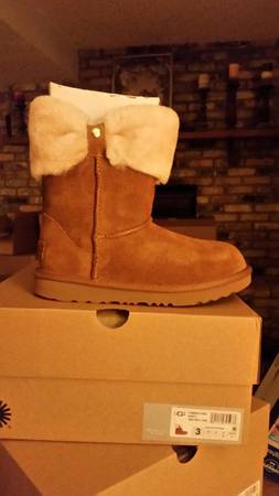 Ugg Ramona Short 1