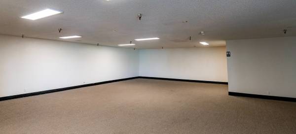 $1,514 / 2270ft2 - Large Office / Conference Center at Andresen Plaza! (Vancouver)63914738717186122