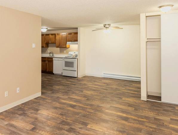 $1,450 / 1br - $500 OFF our 1 BED in Fanno Creek | Extra Hall Closet + Large Closets (Tigard)64039055120515123