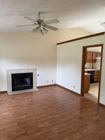 $375,000 / 4br - 2200ft2 - 4. Bedroom 4 bathroom with 2 FP,  vaulted ceiling 2 car garage (Lafayette)63680140177795121