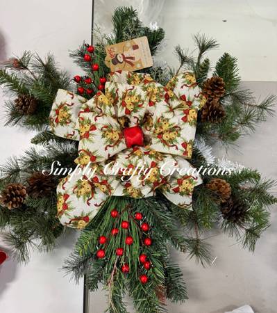 Evergreen elegant snowflake wreath 1