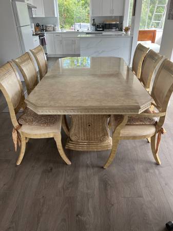 Luxyry Dining Room Set - Table for sale 1