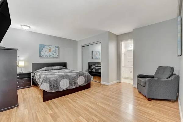 $810 / 230ft2 - 24-Hour Availability, Tub/Shower, Refrigerator (4505 Paradise Road, Las Vegas, NV)63859612588929120