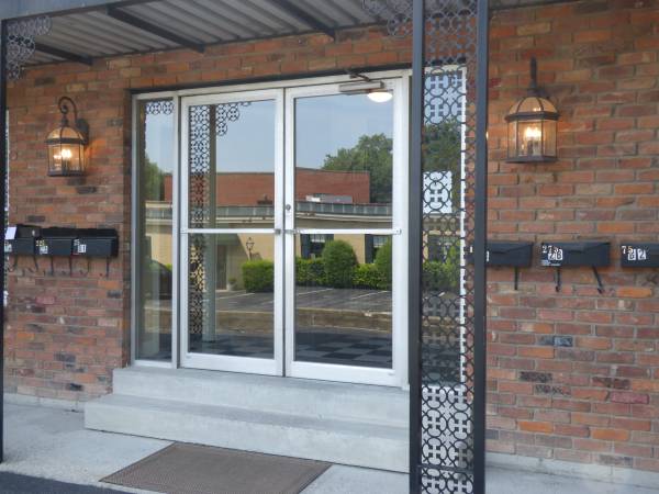 $875 OFFICE SPACE, Renovated, in Walking Distance to UK, Utilities Included (University of KY Area)63763473849859121