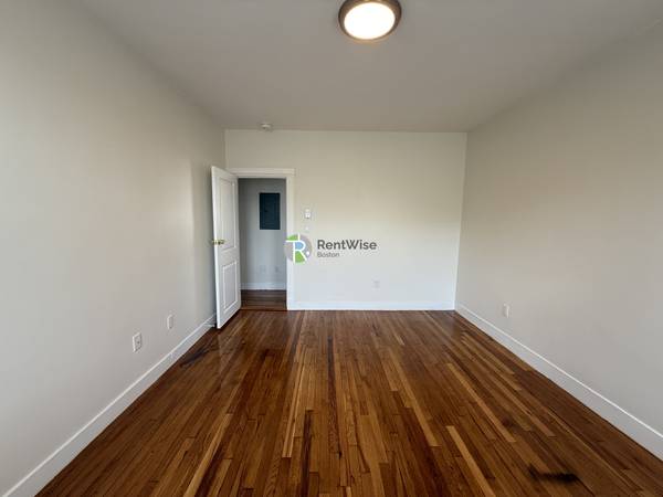 $2,250 / 1br - Remolded Allston 1 Bed For $2,250 AVAIL NOW (Allston)63828558322691124