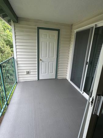 $2,200 / 3br - 1194ft2 - Stunning 3bed 2bath w/Vaulted Ceilings 3rd floor at Allen Street APT ! (Kelso)63831252014465122