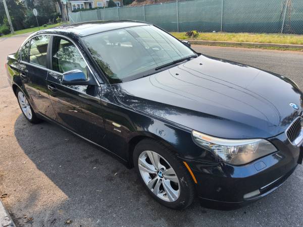 2010 BMW 528XI AWD. FAMILY OWNED IN %100 PERFECT CONDITION - $3,750 (Spring Valley)63436938835969121