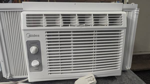 NEW MIDEA WINDOW AC 1